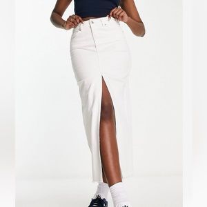 Stradivarius white denim skirt